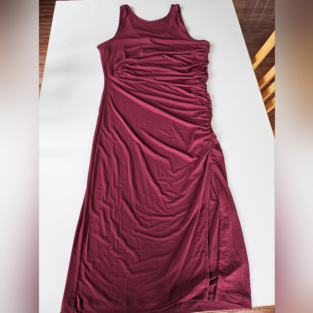 Red, Side Rouched Bodycon Dress - Picture 3 of 7